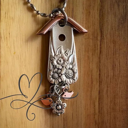🔥⏰✨The 1951 "Magnolia" Birdhouse Necklace